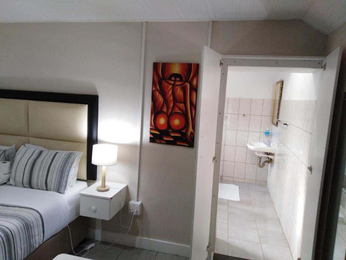The Monument Guesthouse Port Elizabeth Bagian luar foto