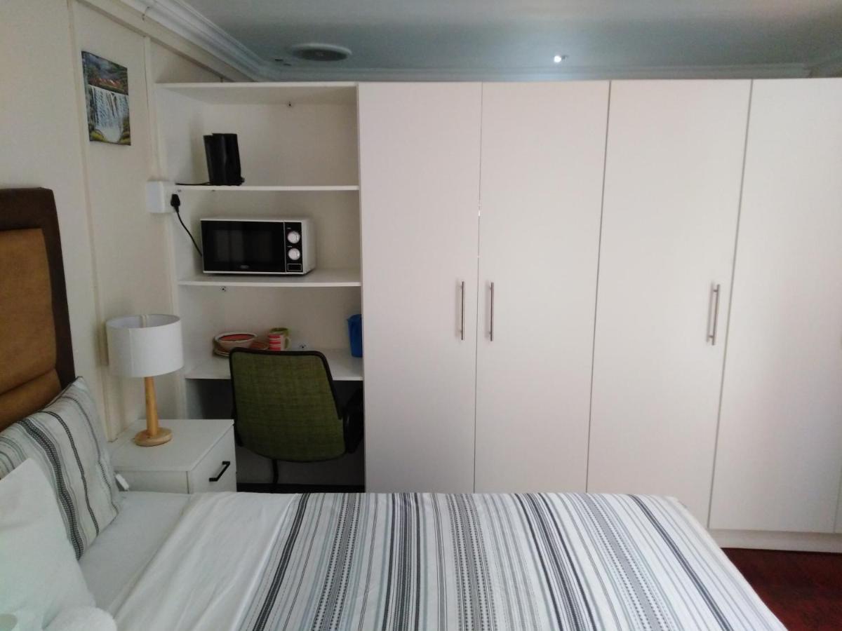 The Monument Guesthouse Port Elizabeth Bagian luar foto