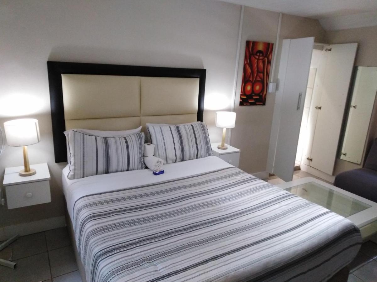 The Monument Guesthouse Port Elizabeth Bagian luar foto