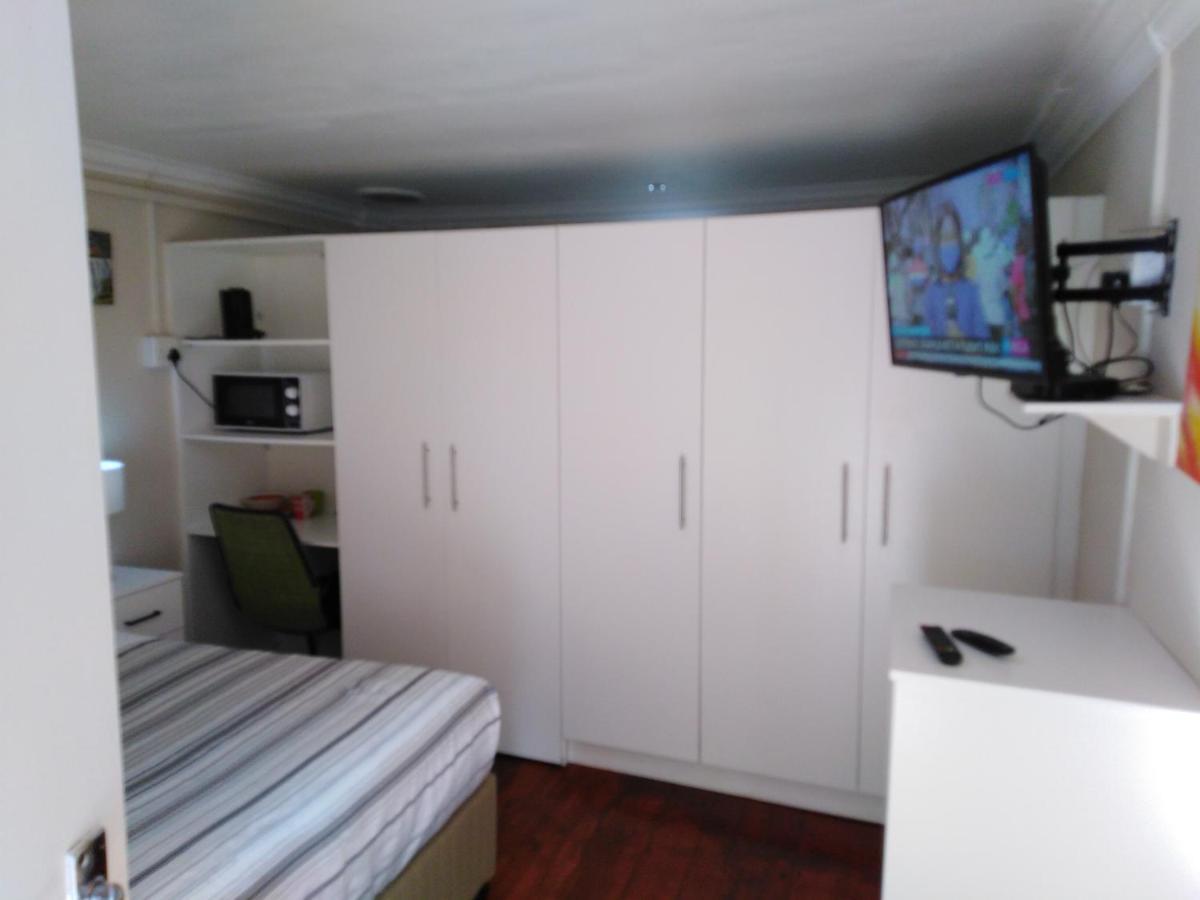 The Monument Guesthouse Port Elizabeth Bagian luar foto